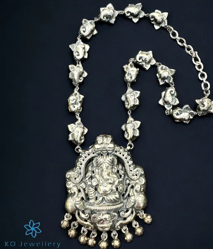 ladies necklaces topaz-The Viratpati Silver Ganesha  Nakkasi Necklace