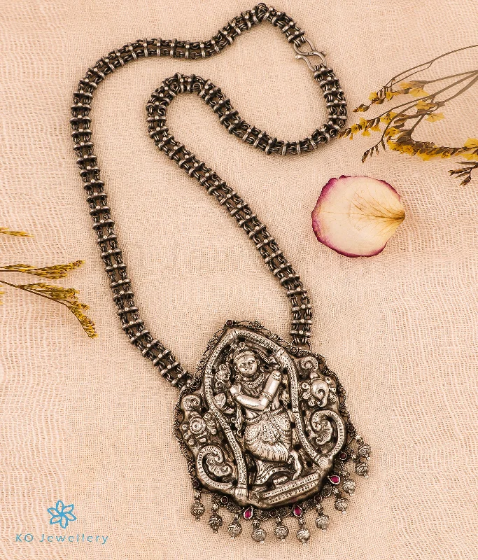 ladies necklaces keepsake-The Yadhunandana Silver Krishna Chain Nakkasi Necklace