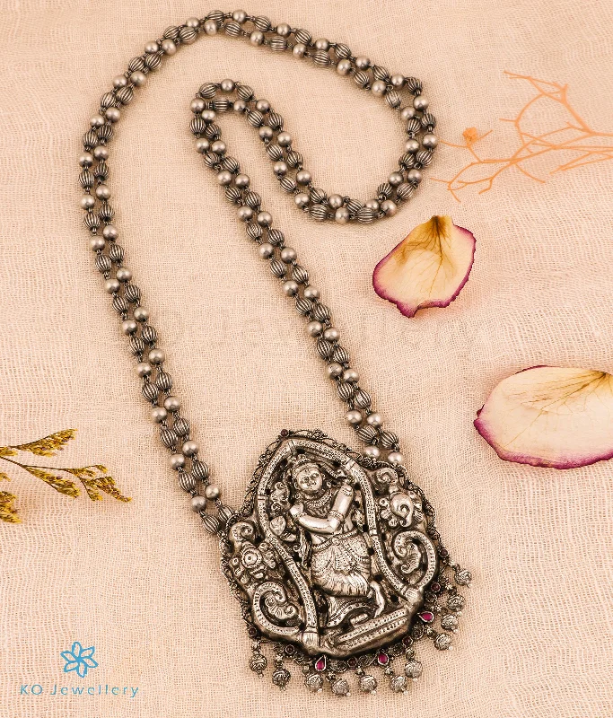 ladies necklaces vintage inspired-The Yadhunandana Silver Krishna Beads Nakkasi Necklace