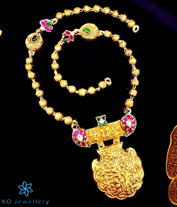 ladies necklaces presentation-The Zehra Silver Kundan Necklace