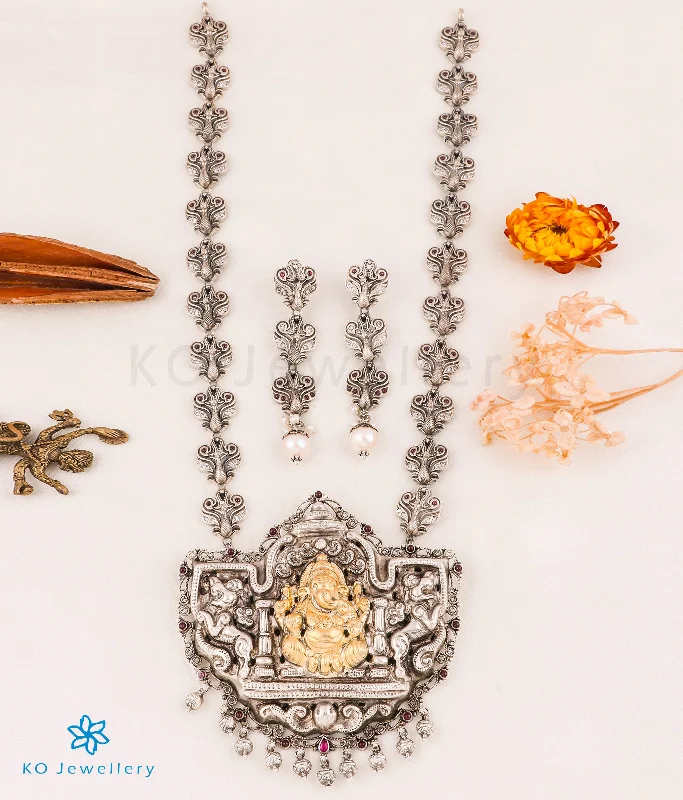 ladies necklaces bespoke-The Mahaganapati Silver Nakkasi Peacock Necklace