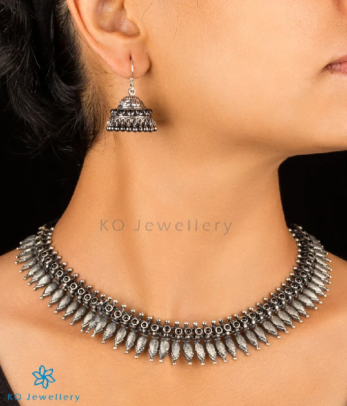 ladies necklaces heart shaped-The Mridula Silver Necklace (Blue)