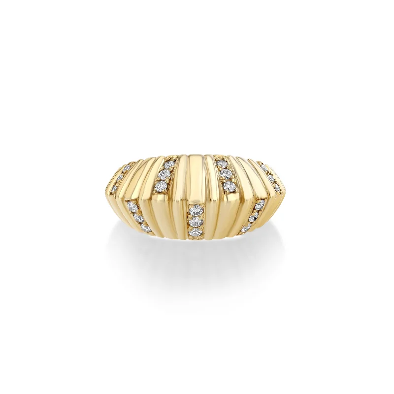 Ladies rings dune radiance -XL Fluted Crescent Ring with Alternating Pavé Stripes