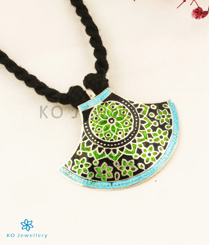 ladies necklaces high quality-The Svasti Silver Meenakari Thread Necklace(Black/Green)