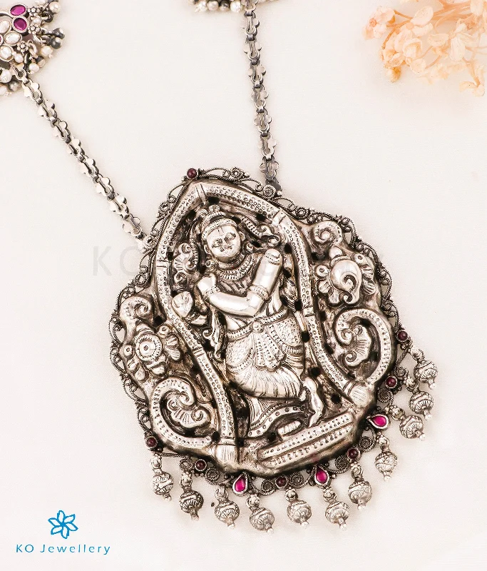 ladies necklaces shimmering-The Yadhunandana Silver Krishna Nakkasi  Necklace